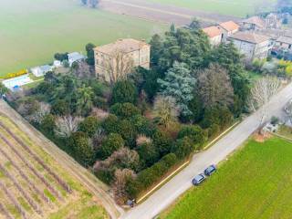 Villa bifamiliare in in vendita da privato a casalgrande via leopoldo reverberi, 65