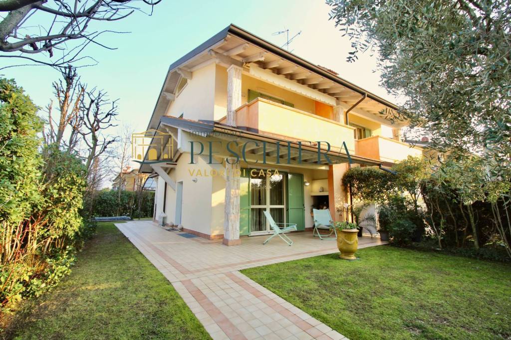 Villa Bifamiliare in vendita a Sirmione via Beato Zefirino Agostini, 21