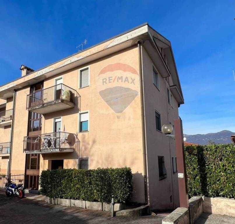 Appartamento in vendita a Germignaga via Cavour, 10