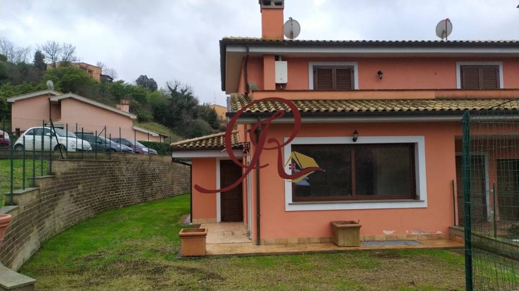 Villa a Schiera in vendita a Campagnano di Roma via Lazio, 11
