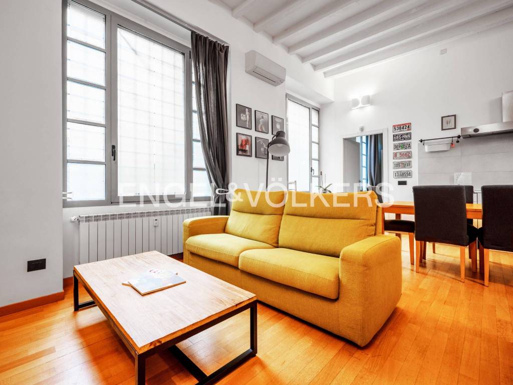 Appartamento in vendita a Milano via Adige