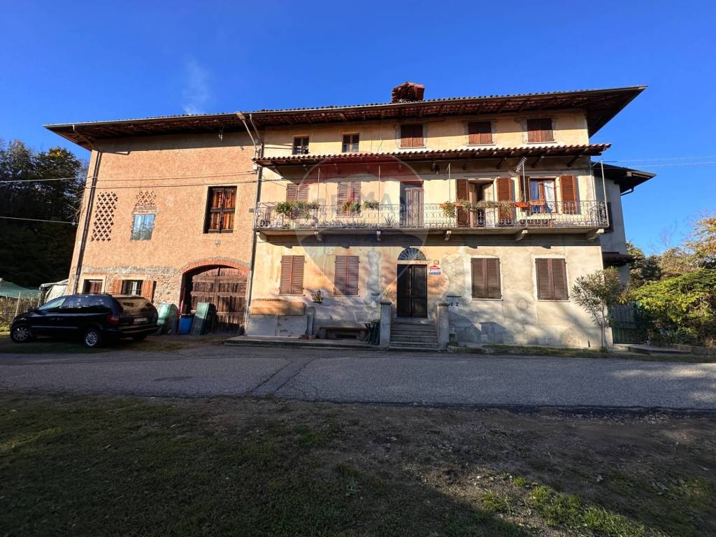 Appartamento in vendita a Curino frazione San Nicolao, 26