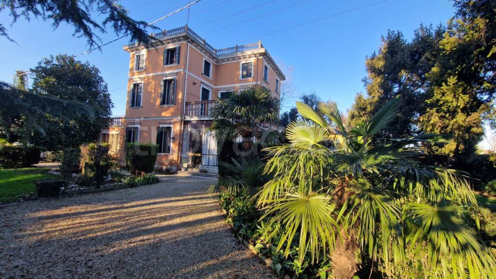 Villa Bifamiliare in vendita a Mira