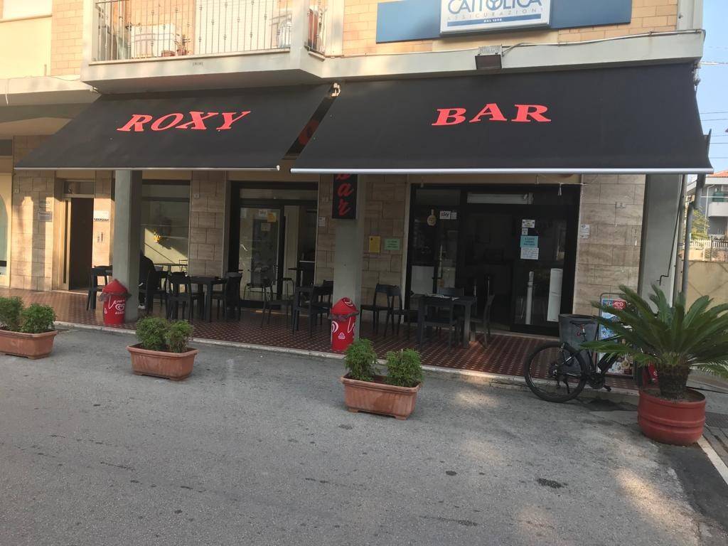 Bar in vendita a Porto Sant'Elpidio piazza Giovanni xxiii, 2