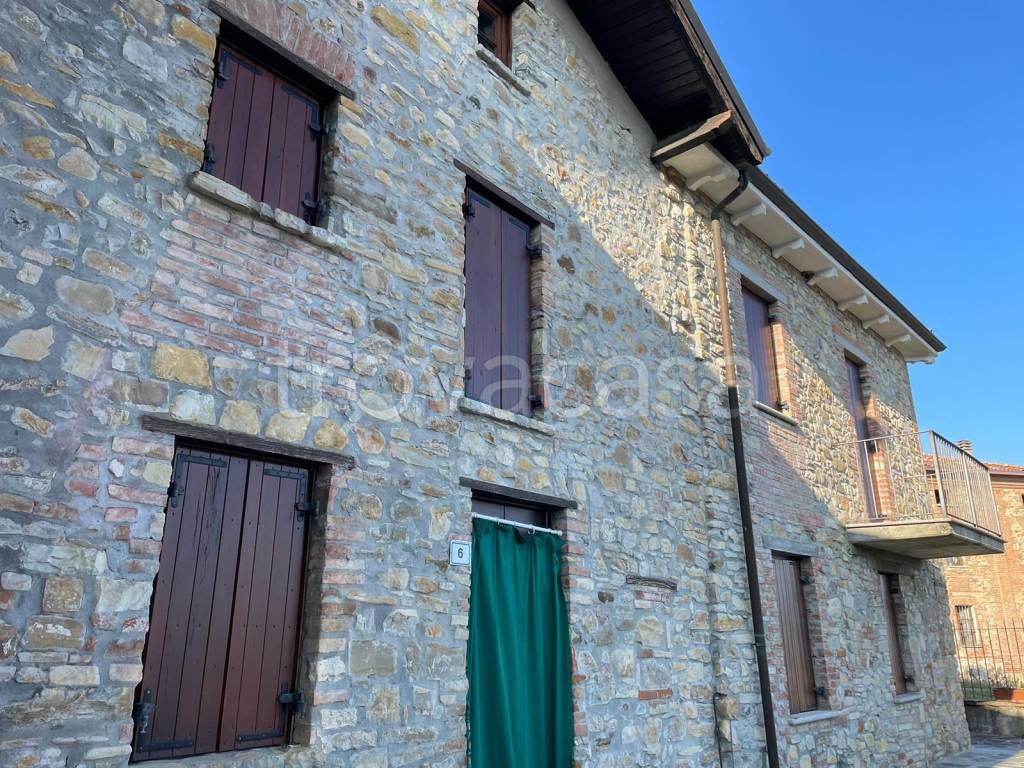 Casale in vendita a Brignano-Frascata località Martinasco