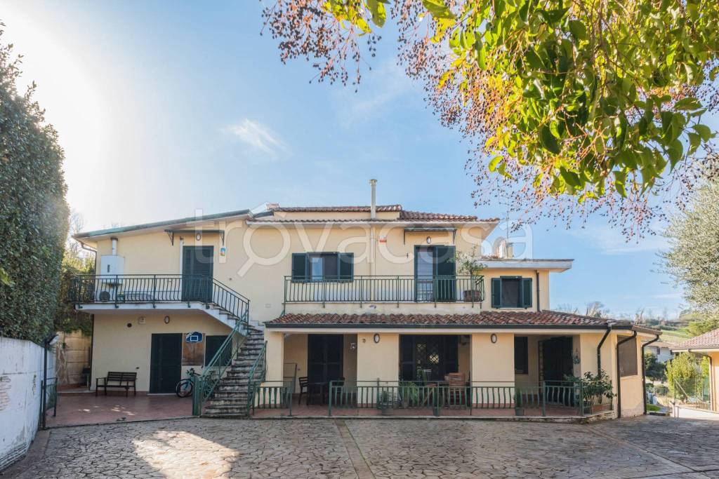 Appartamento in vendita a Guidonia Montecelio via Lago di Como
