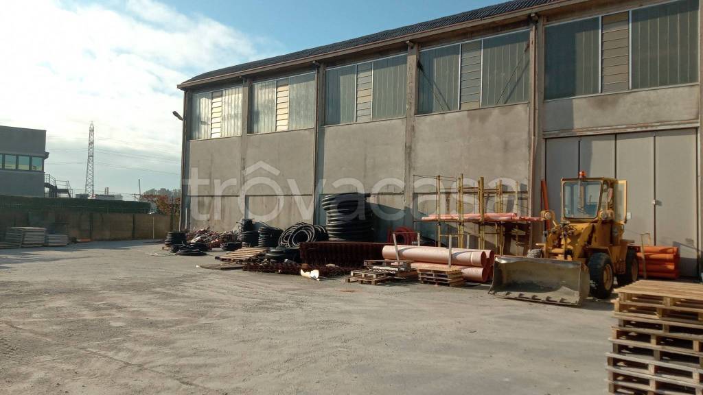 Capannone Industriale in vendita a Offanengo via Circonvallazione Sud