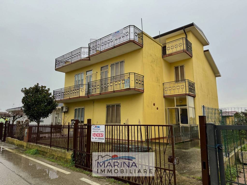Villa Bifamiliare in vendita a Chioggia via Vecchia Romea, 57