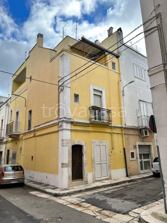 Casa Indipendente in vendita a Gioia del Colle via Raffaello Sanzio, 31