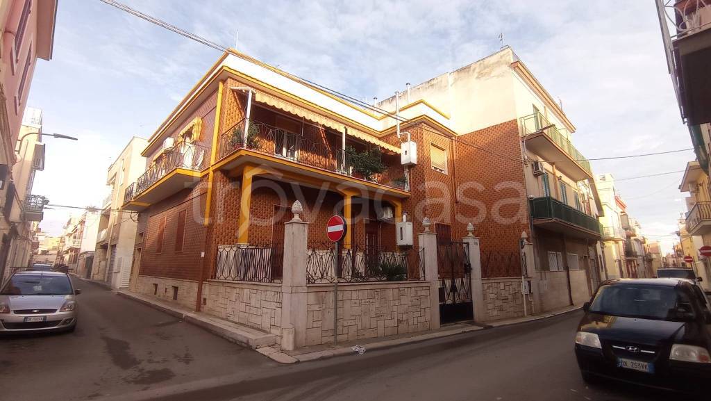 Appartamento in vendita a Bari via Ugo Foscolo, 175