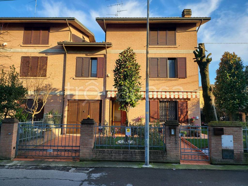 Villa a Schiera in vendita a Modena via delle Ginestre, 95