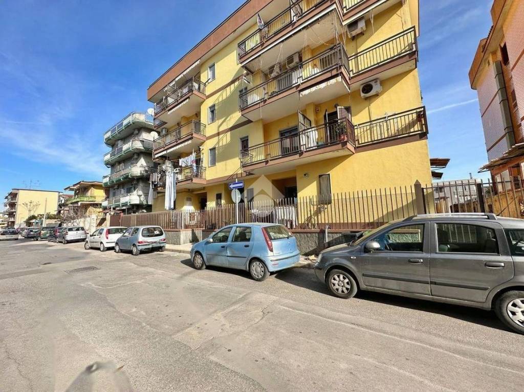 Appartamento in vendita ad Arzano via Raffaele Aruta, 41