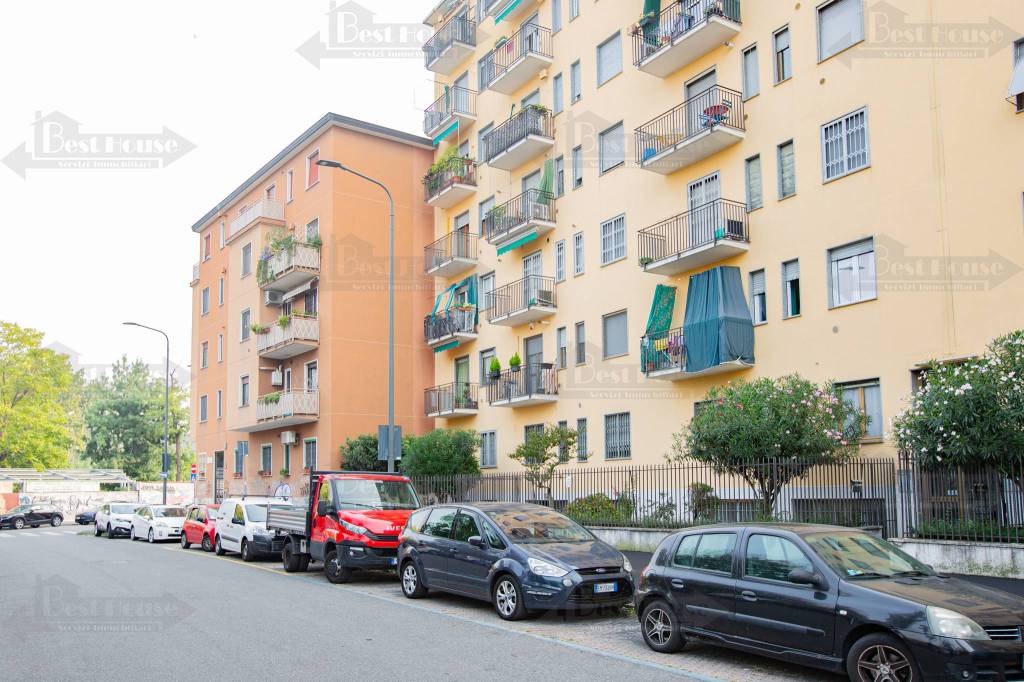 Appartamento in vendita a Milano via Tofane, 33