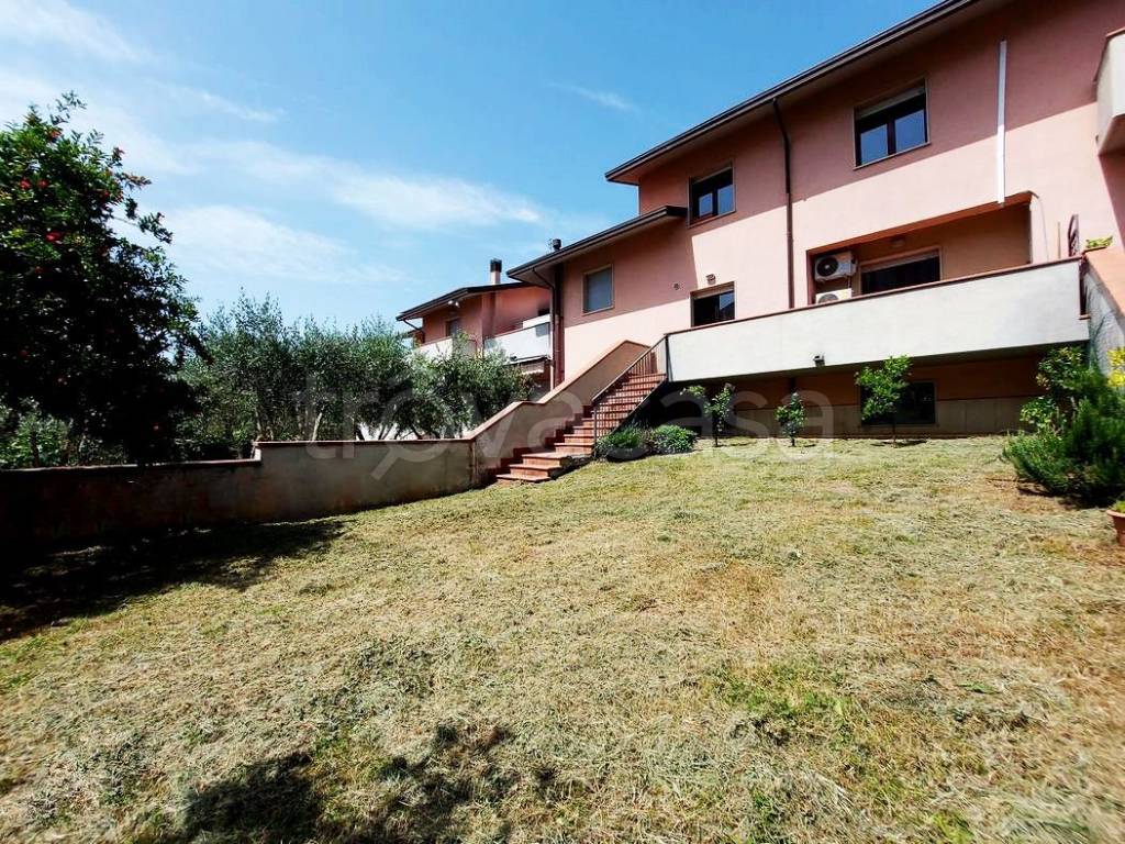 Villa a Schiera in in vendita da privato a Passignano sul Trasimeno via Ezio Vignoli, 5