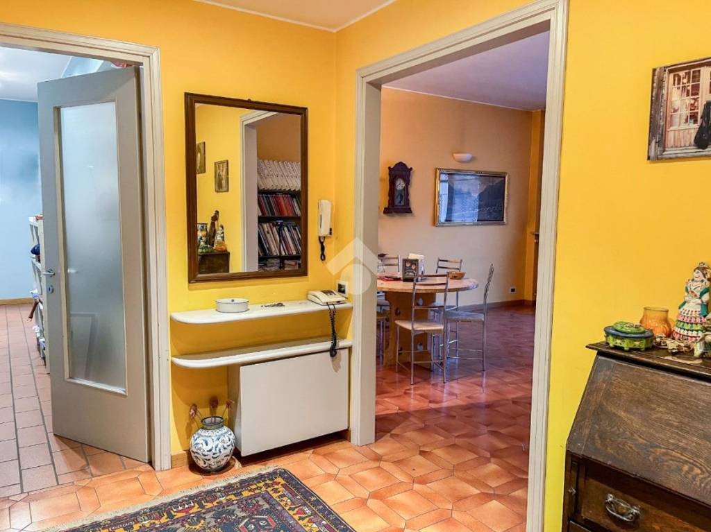 Appartamento in vendita a Varese p.Za Ventisei Maggio, 14