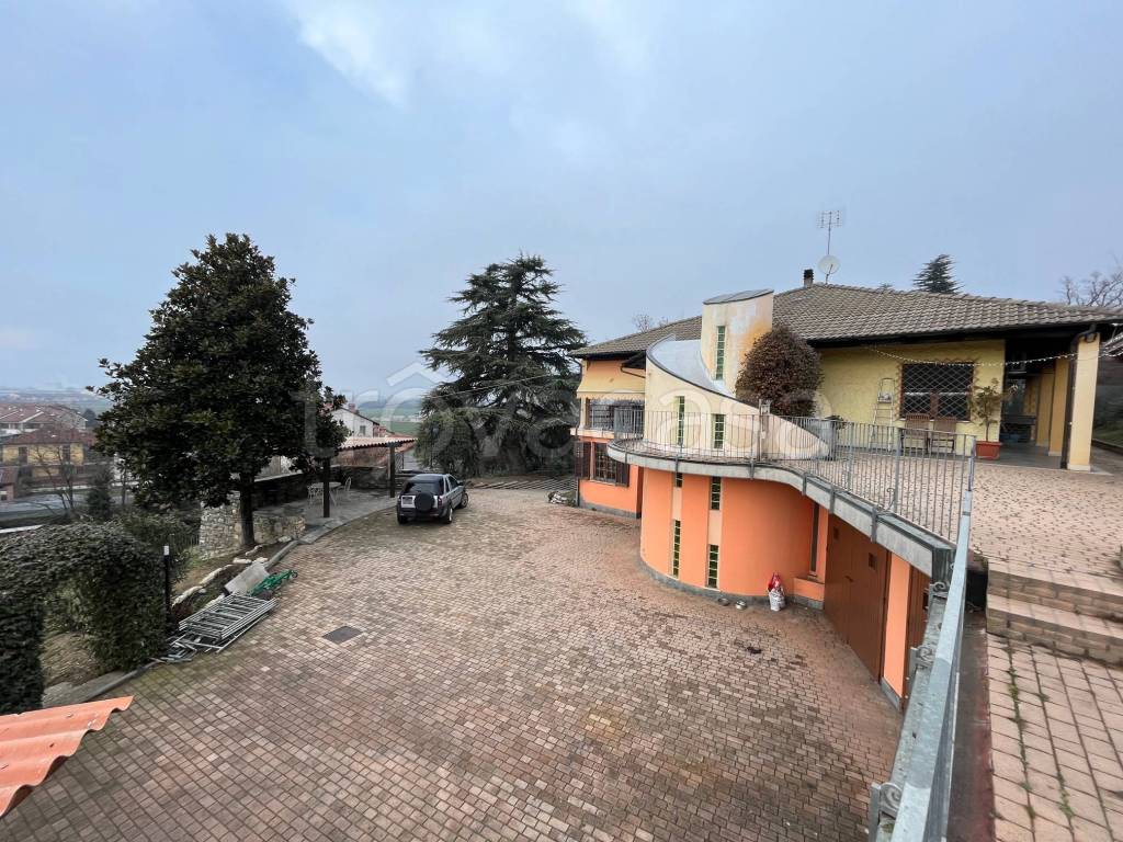 Villa Bifamiliare in vendita a Fossano via Orfanotrofio