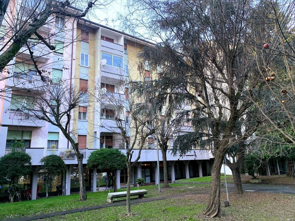 Appartamento in vendita a Cento via Alcide De Gasperi, 14