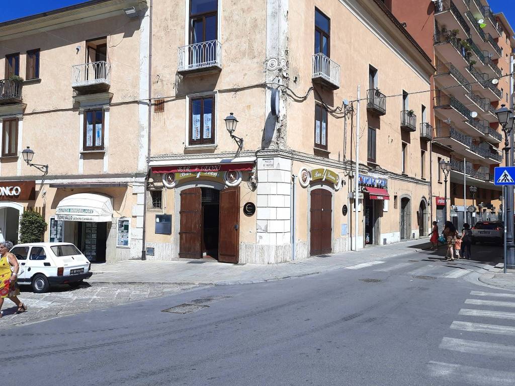 Bar in affitto a Vallo della Lucania piazza dei Martiri
