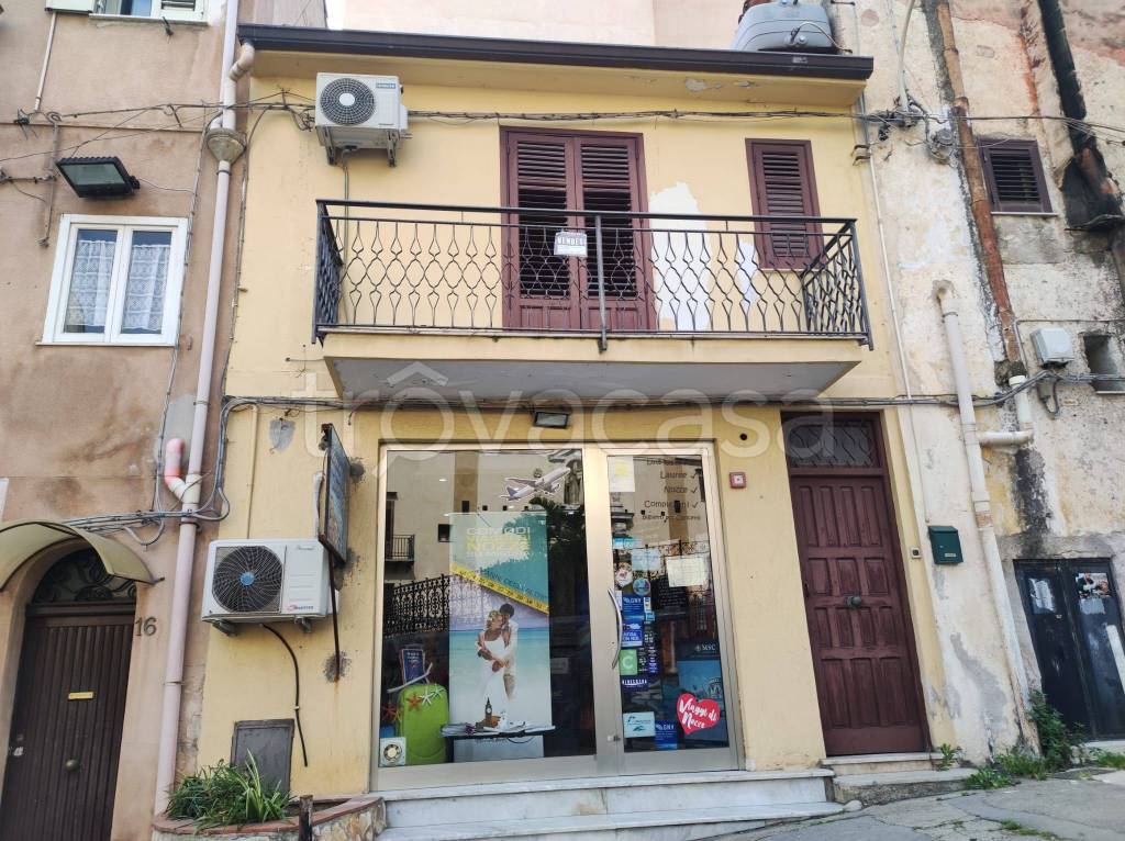 Appartamento in in vendita da privato a Monreale piazza San Castrenze, 16