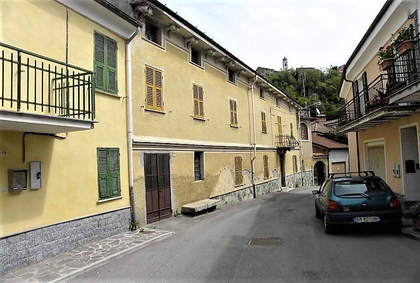 Villa a Schiera in vendita a Dego supervia