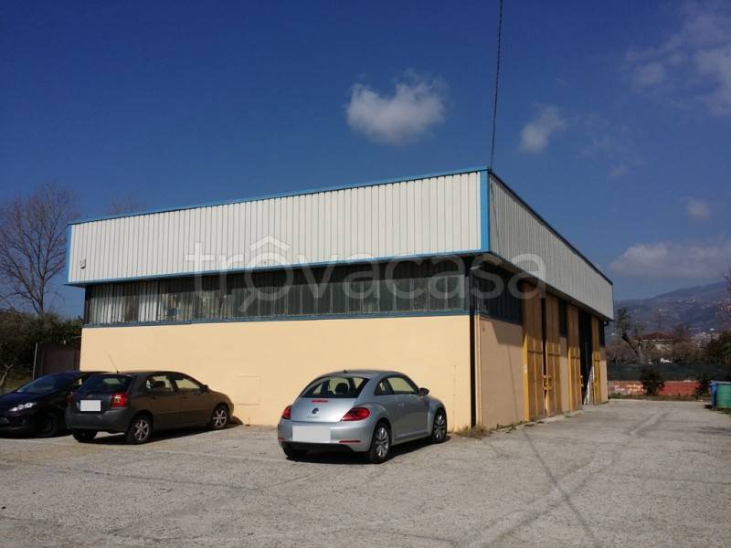 Capannone Industriale in vendita a Lamezia Terme via delle Imprese