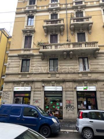 Negozio in affitto a Milano via Luigi Mercantini