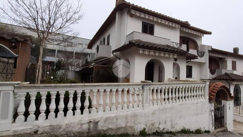 Villa Bifamiliare in vendita a Penne via Zopito Ciulli, 3