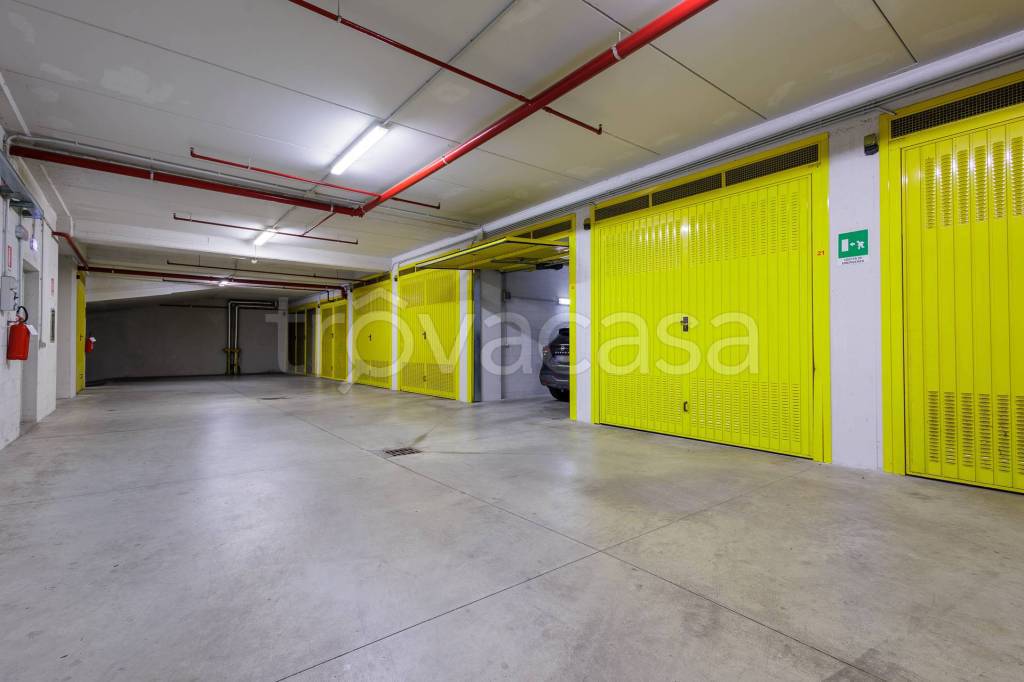 Garage in vendita a Cuneo via Antonio Bassignano, 34