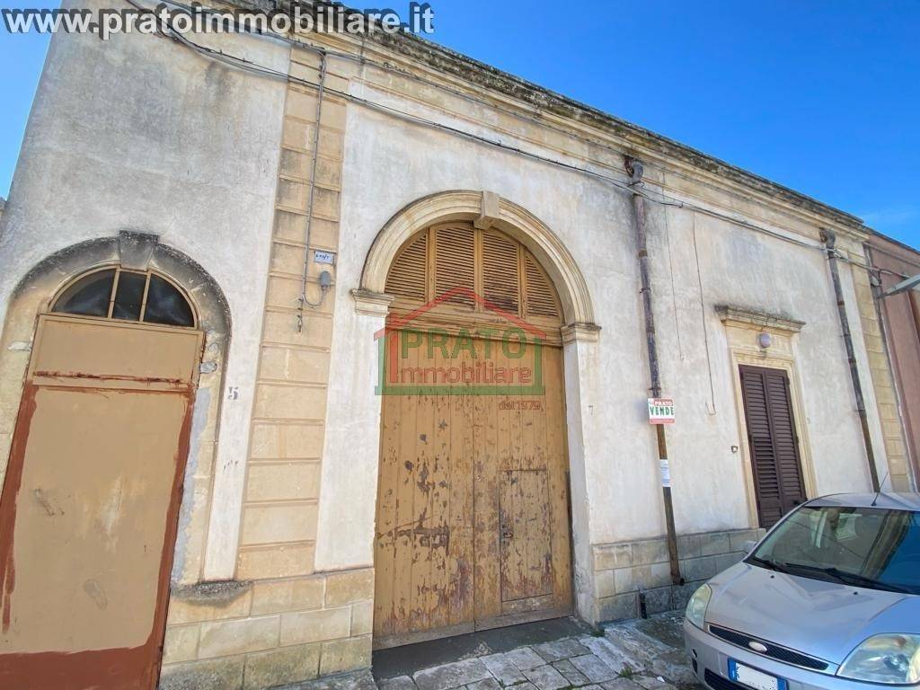 Casa Indipendente in vendita a Squinzano via Principe di Piemonte, 5