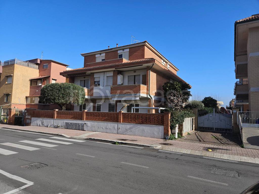 Appartamento in vendita a Fiumicino via Giorgio Giorgis, 105