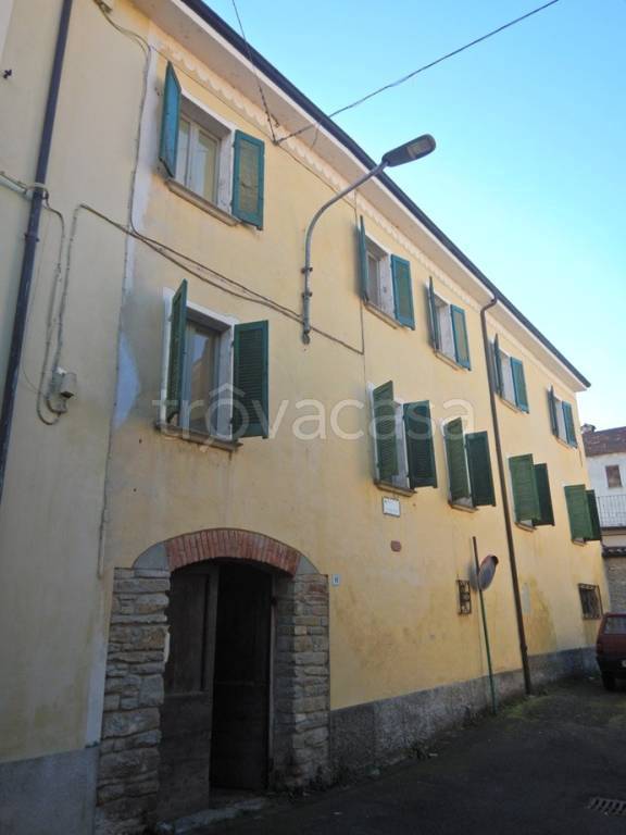 Casa Indipendente in vendita a Cortemilia via Giorgio Scarampi