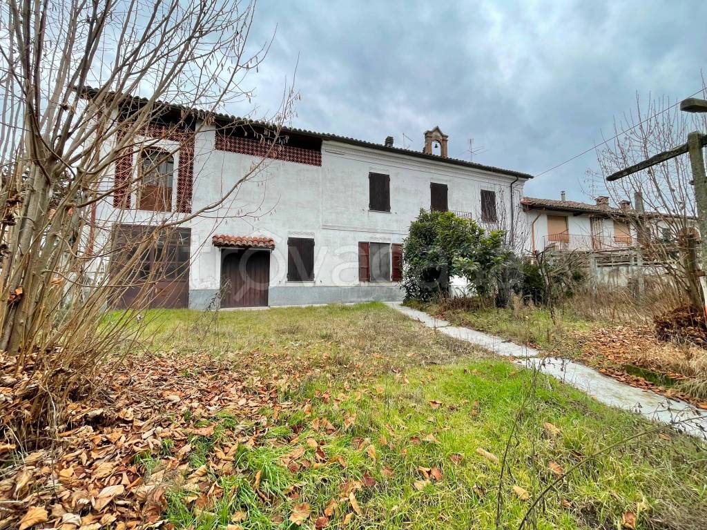 Casale in vendita a Castelnuovo Belbo via Giuseppe Mazzini, 17