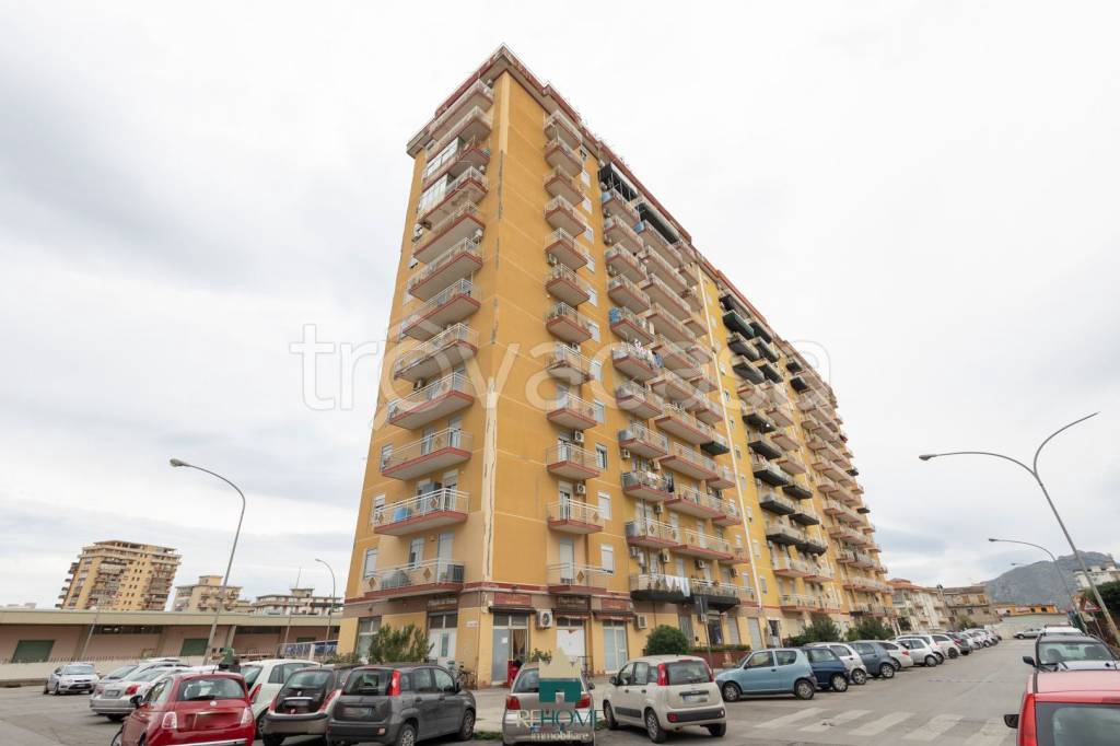 Appartamento in vendita a Palermo via Francesco Panzera, 53