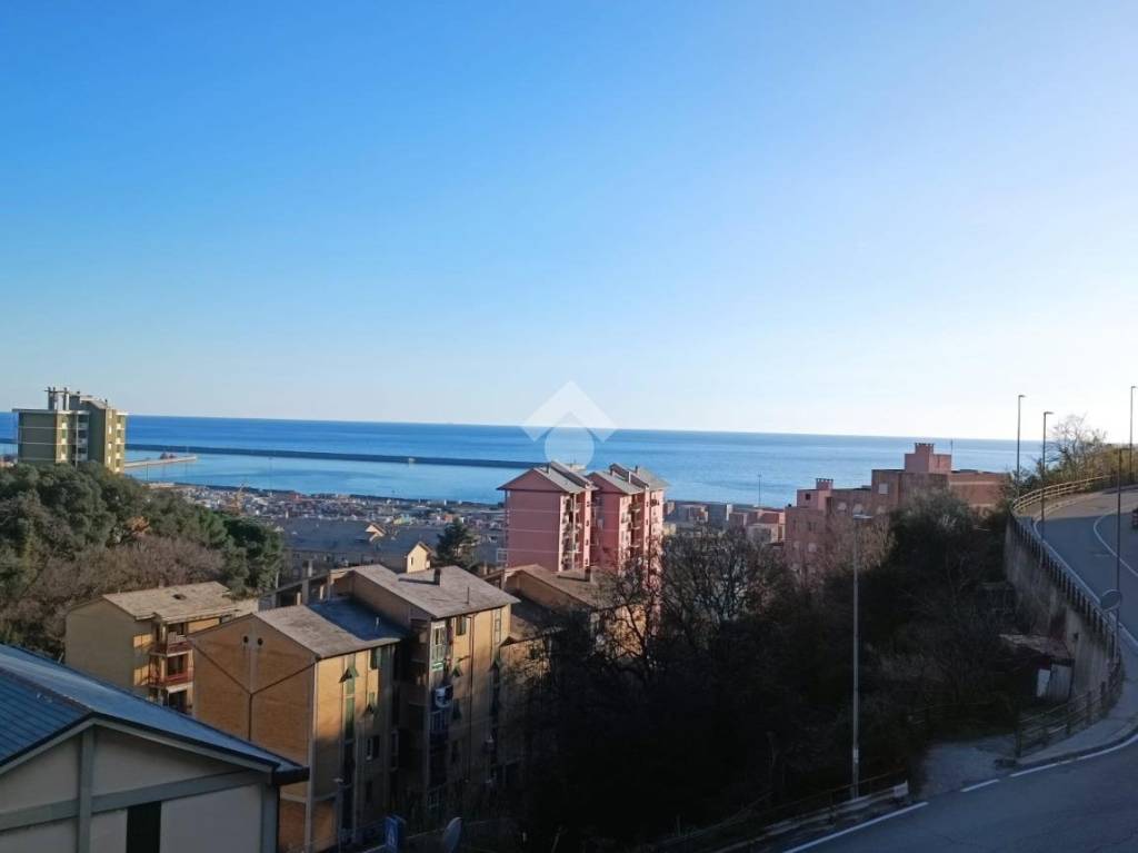 Appartamento in vendita a Genova via Martiri del Turchino, 81
