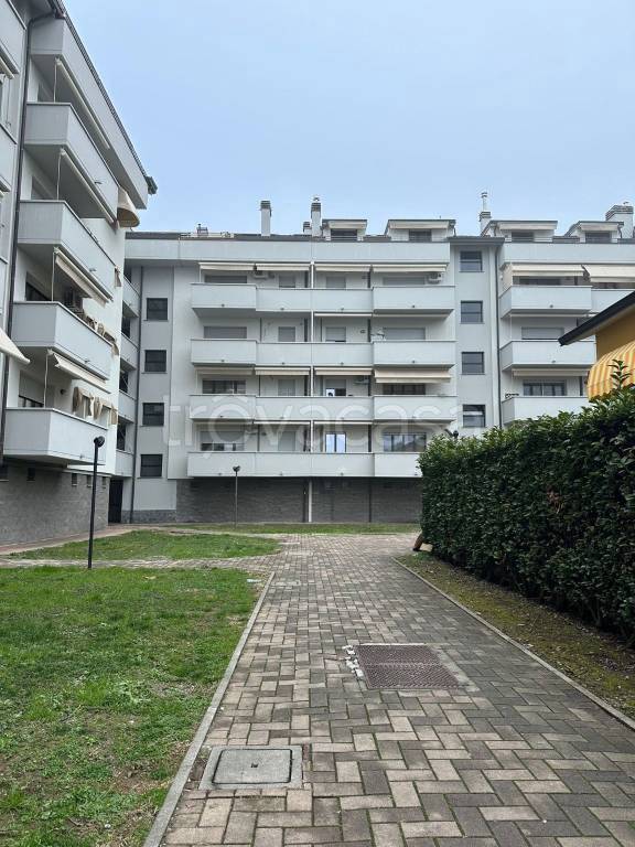 Appartamento in vendita a Tavazzano con Villavesco via Giuseppe Saragat 12/a