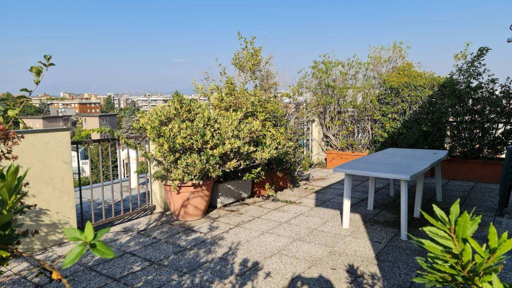 Appartamento in vendita a Monza via Francesco Querini, 4