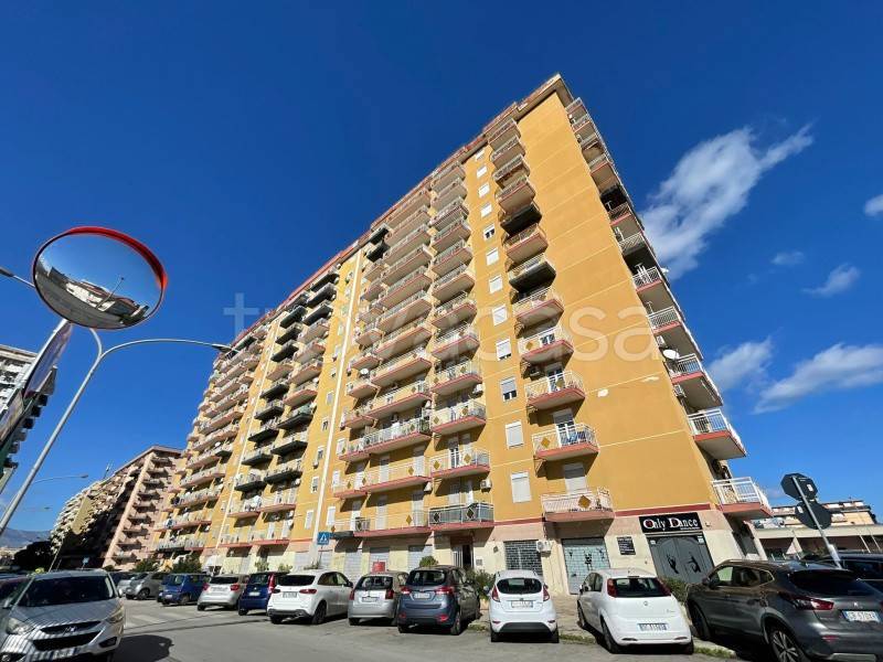 Appartamento in vendita a Palermo via Francesco Panzera