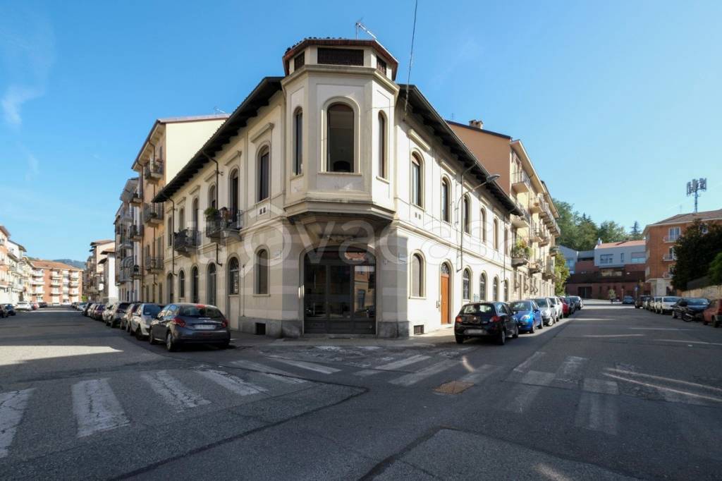 Appartamento in vendita a Torino via Vignale, 8