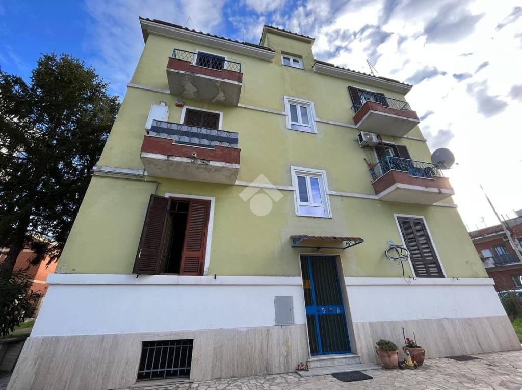 Appartamento in vendita a Roma viale Alessandrino, 604