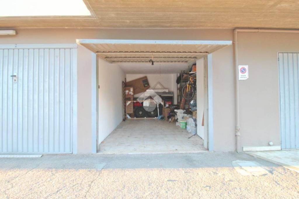 Garage in vendita a Montesilvano via Ciro Menotti, 3
