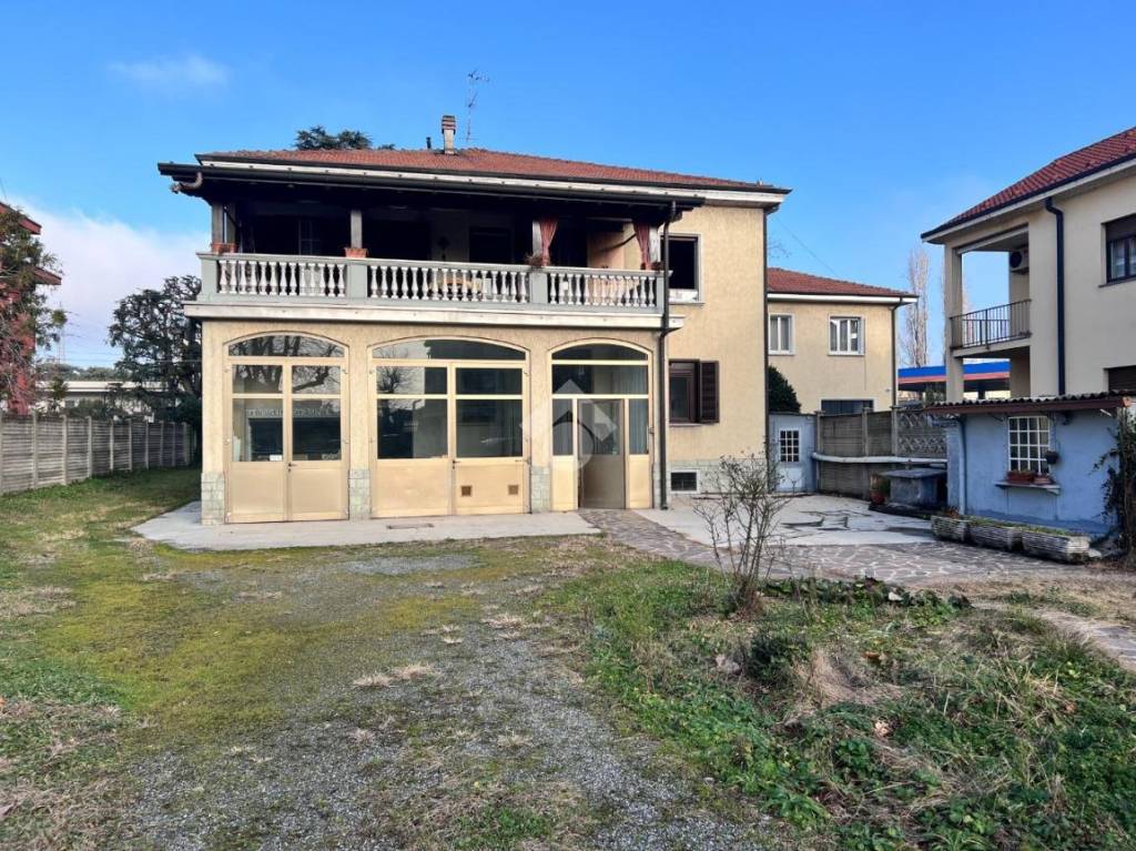 Villa Bifamiliare in vendita a Varedo via Monza, 27