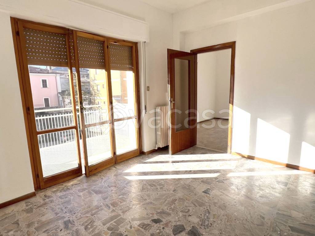Appartamento in vendita a Sulmona via Valle, 2