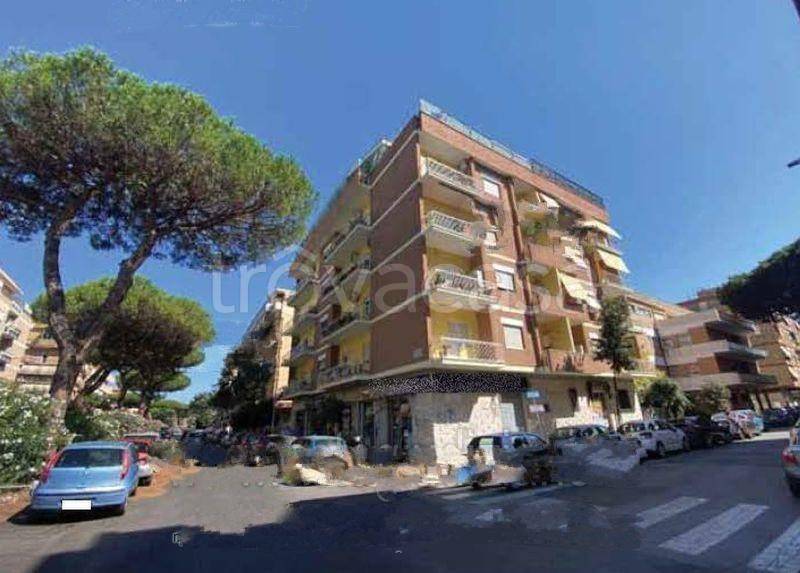 Appartamento all'asta a Roma via Ermanno Carlotto, 52