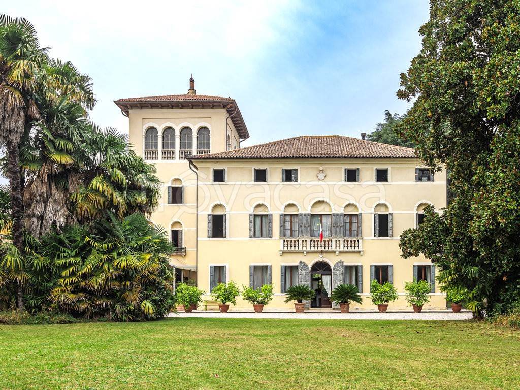 Villa in vendita a Volpago del Montello strada Provinciale schiavonesca-marosticana