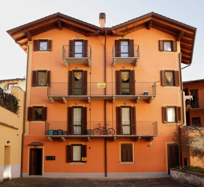 Appartamento in vendita a Varallo via Benedetto Carelli, 3