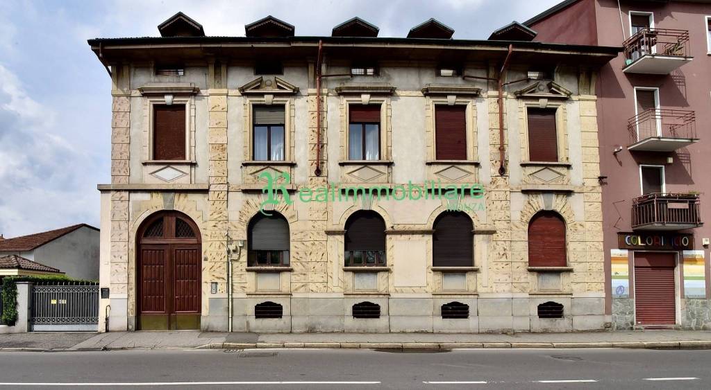 Villa Bifamiliare in vendita a Monza via Mentana