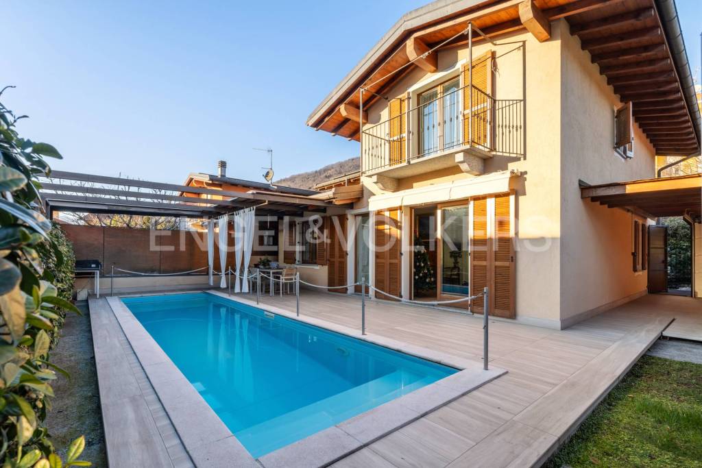 Villa in vendita a Verbania via Sant'Uberto, 32