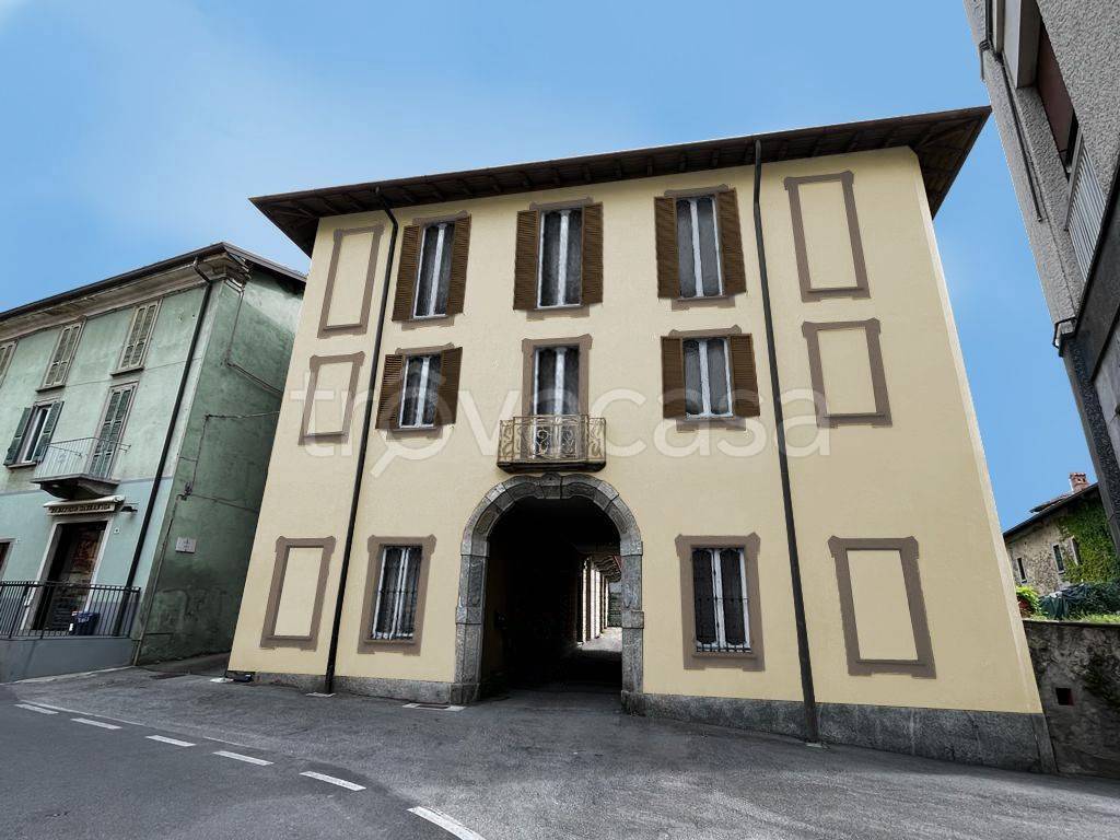 Appartamento in in vendita da privato a Missaglia via Camillo Benso di Cavour, 12