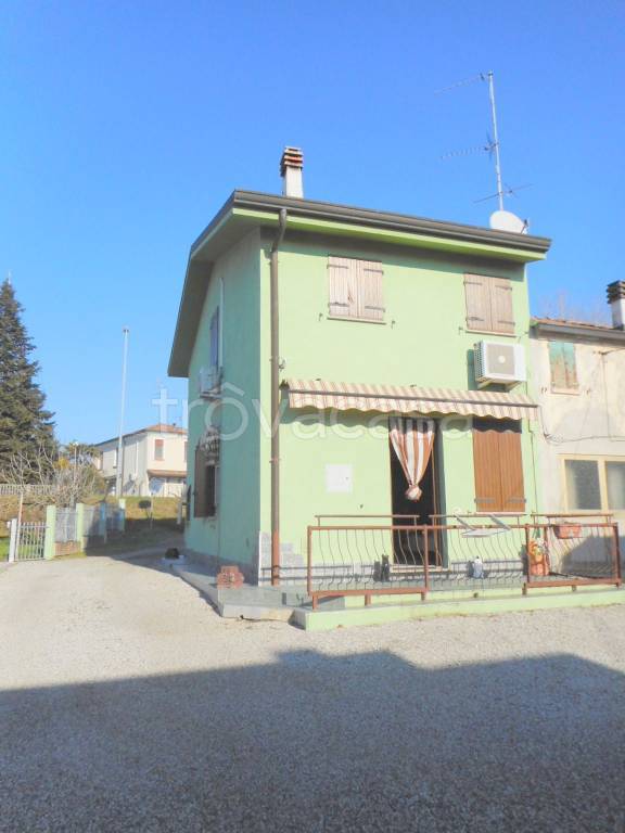 Villa a Schiera in vendita a Riva del Po via Giuseppe Garibaldi, 117