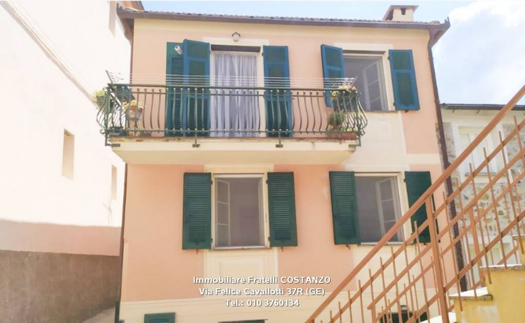 Casa Indipendente in vendita a Castiglione Chiavarese via alle Cottarze
